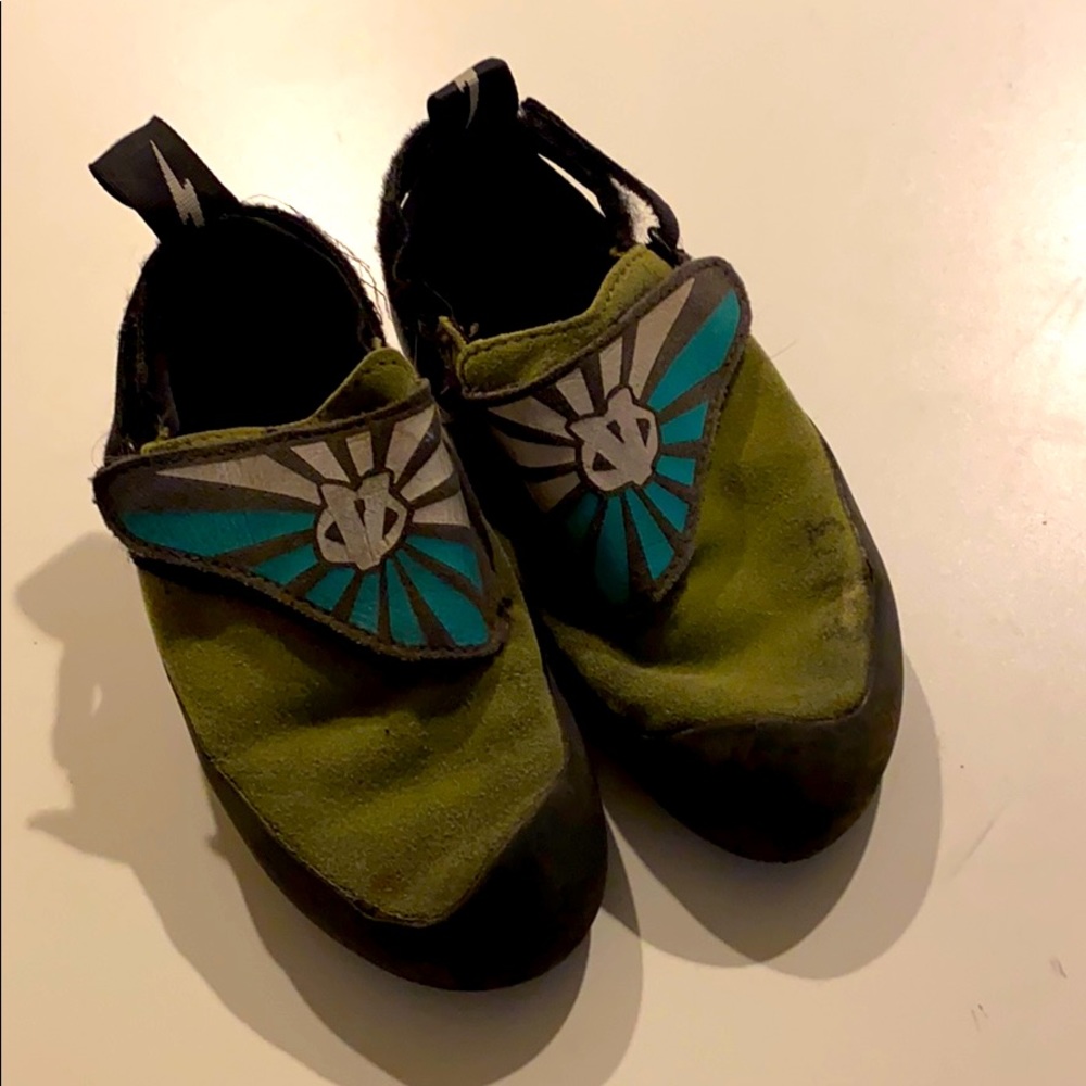 Toddler climbing shoe size 13
